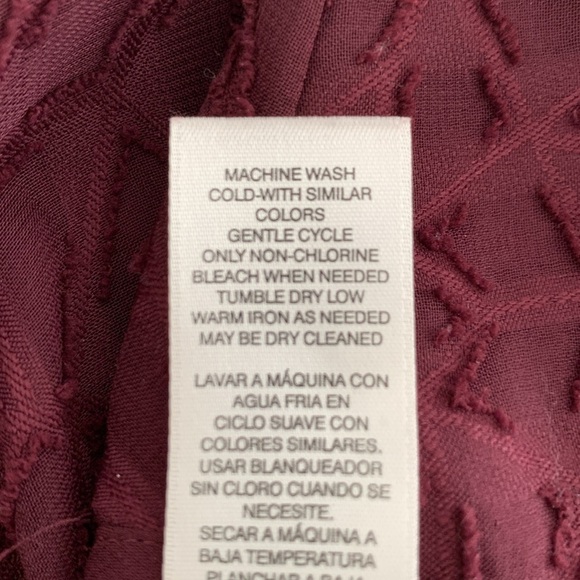 Chicos Sheer Dark Burgundy V-Neck Blouse w/3D Detailing.3/4 Sleeves. Size 2=12 - Picture 8 of 12